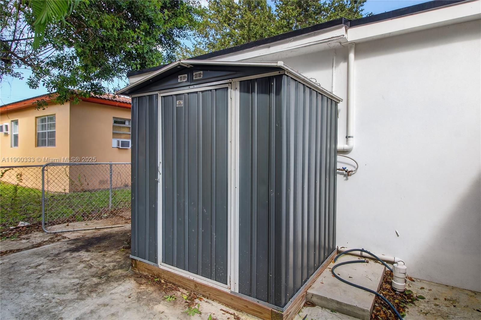 PINEWOOD PARK 2ND ADDN AM - Residential Lease