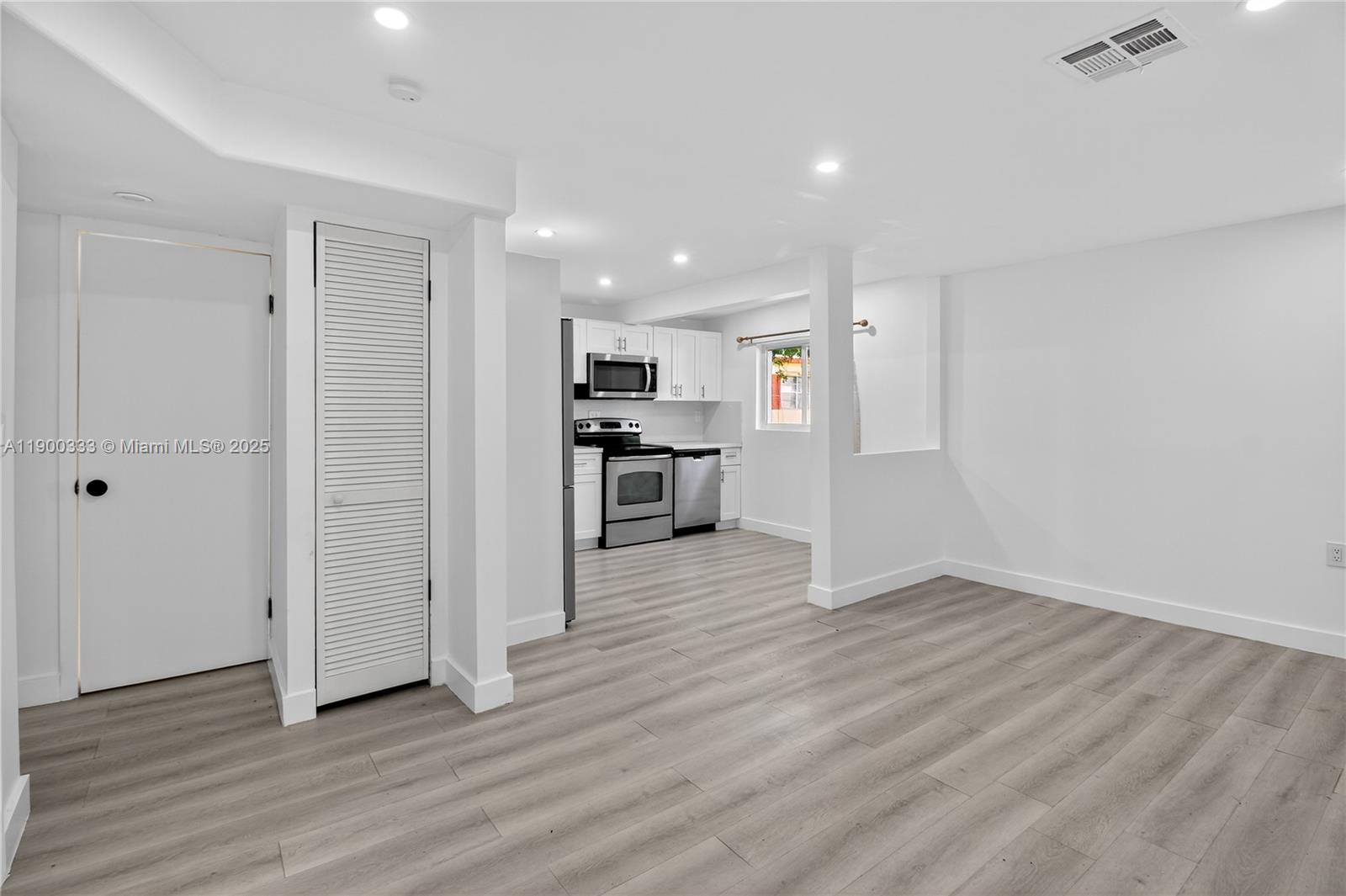 PINEWOOD PARK 2ND ADDN AM - Residential Lease