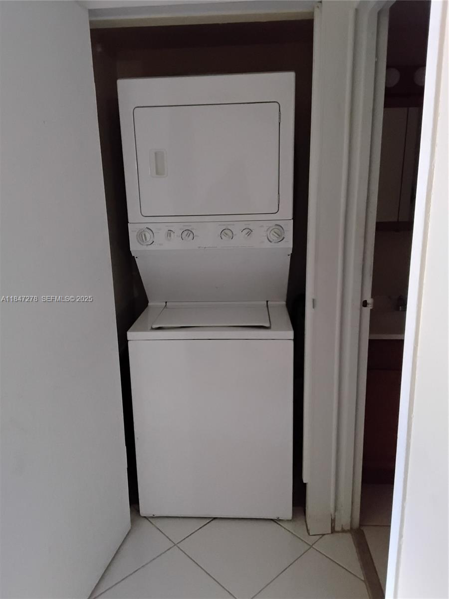 HAMPTON COURT CONDO - Residential