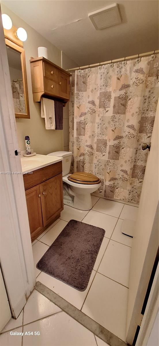 HAMPTON COURT CONDO - Residential