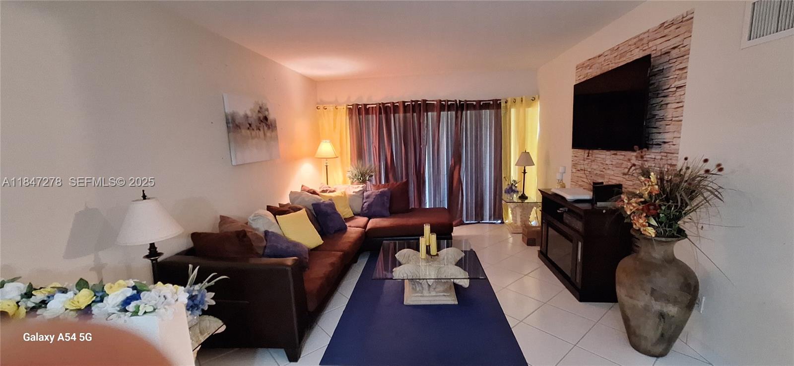 HAMPTON COURT CONDO - Residential