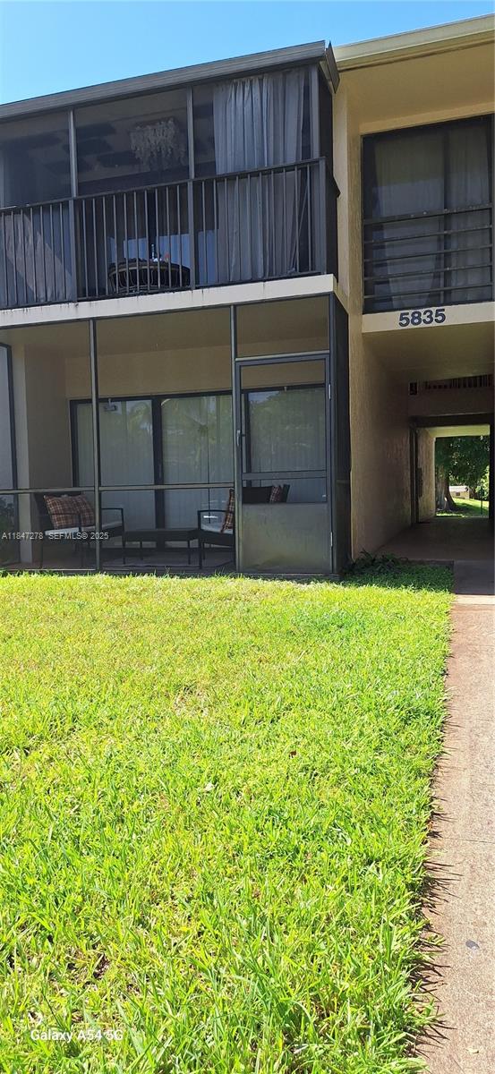 HAMPTON COURT CONDO - Residential