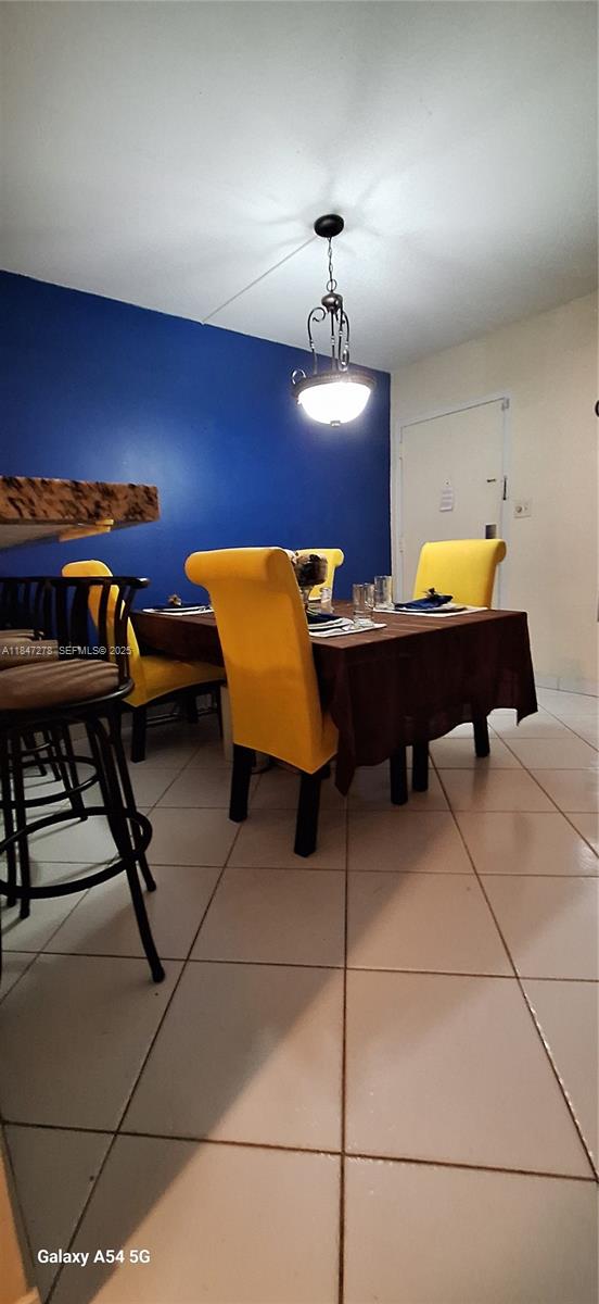 HAMPTON COURT CONDO - Residential