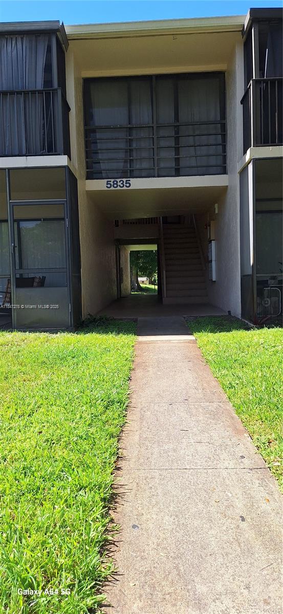 HAMPTON COURT CONDO - Residential