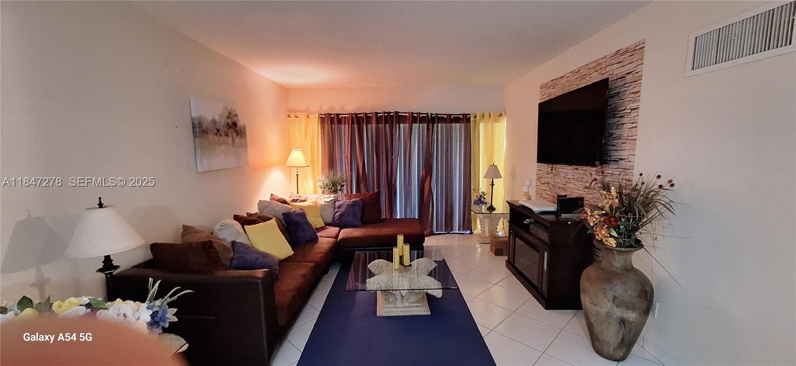 HAMPTON COURT CONDO - Residential