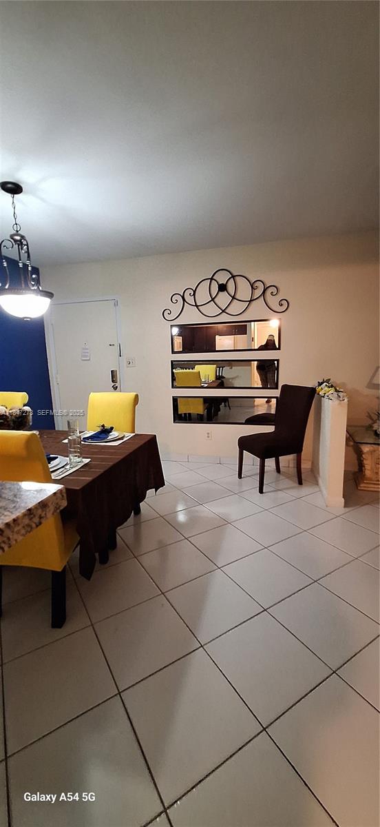 HAMPTON COURT CONDO - Residential