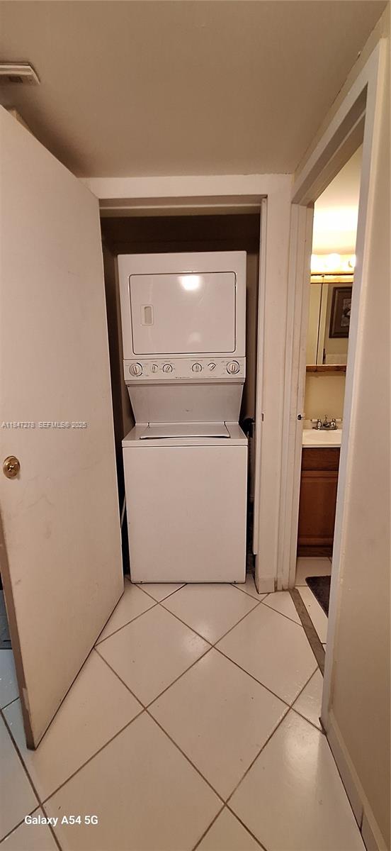 HAMPTON COURT CONDO - Residential