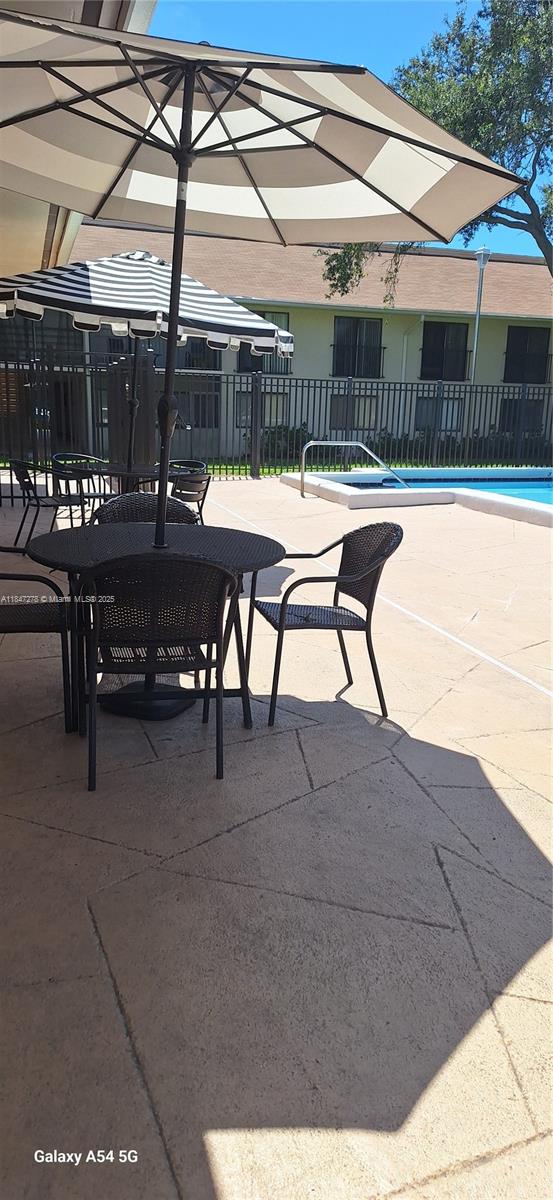 HAMPTON COURT CONDO - Residential