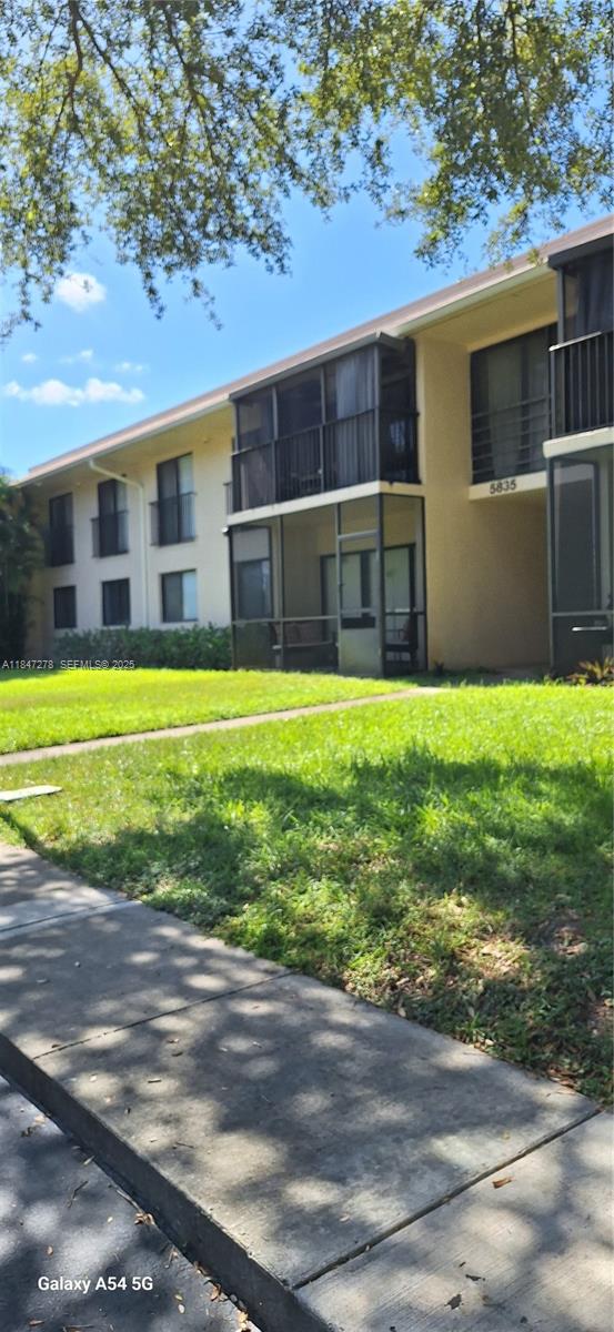 HAMPTON COURT CONDO - Residential