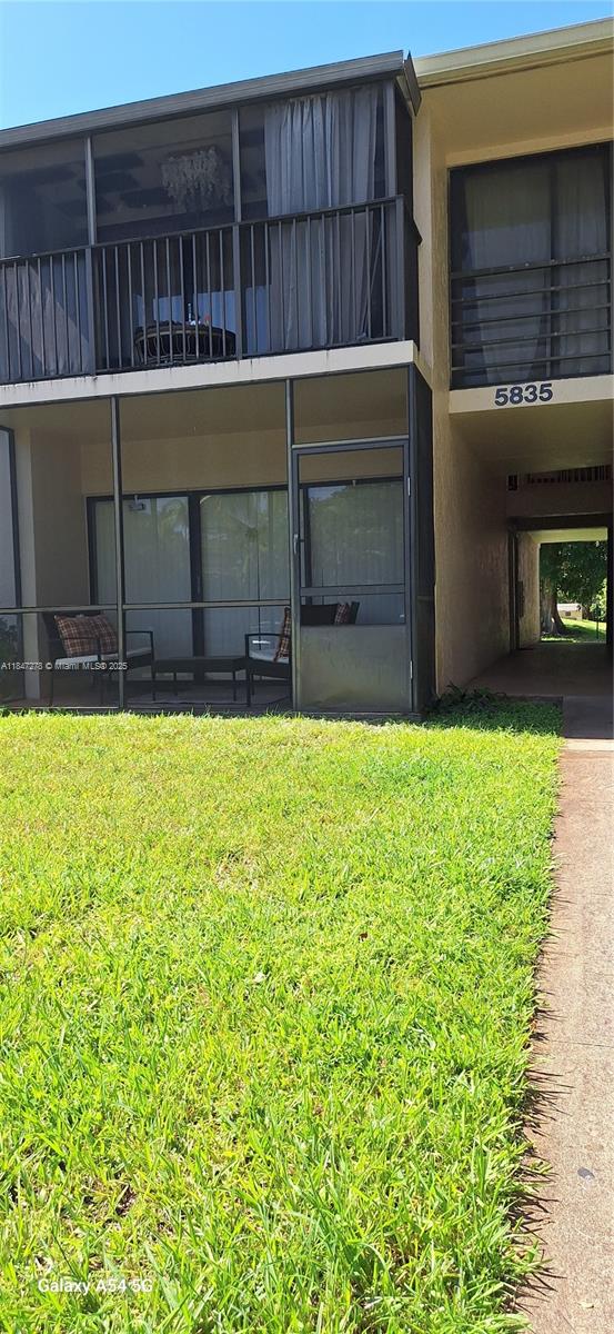 HAMPTON COURT CONDO - Residential