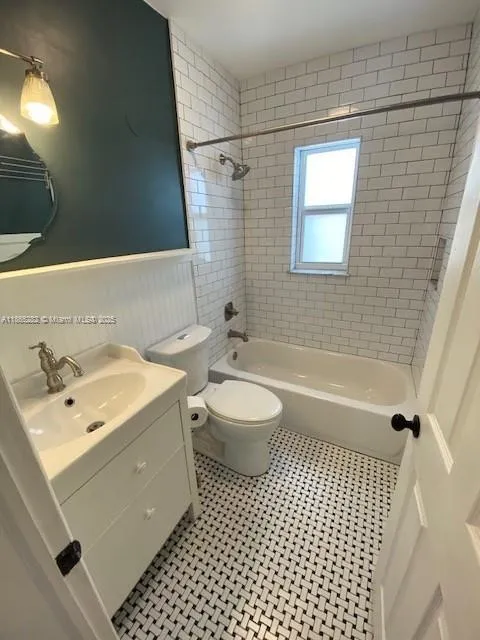 Miami, Florida 33135, United States, 2 Bedrooms Bedrooms, ,1 BathroomBathrooms,Residential,Active,198638