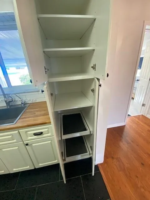 Miami, Florida 33135, United States, 2 Bedrooms Bedrooms, ,1 BathroomBathrooms,Residential,Active,198638