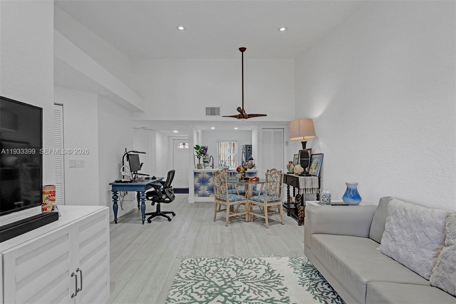 BAY REACH CONDO - Residential