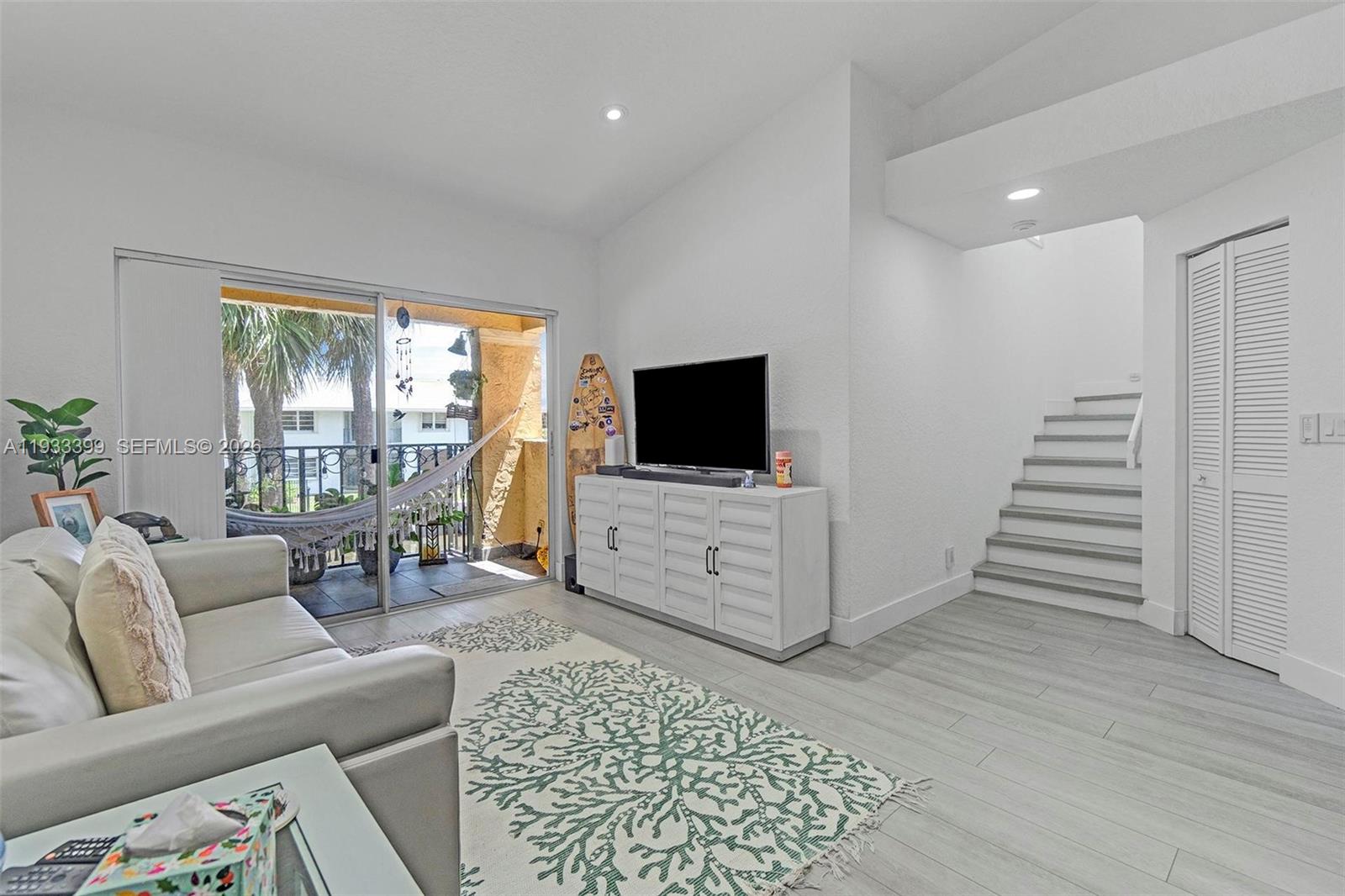 BAY REACH CONDO - Residential