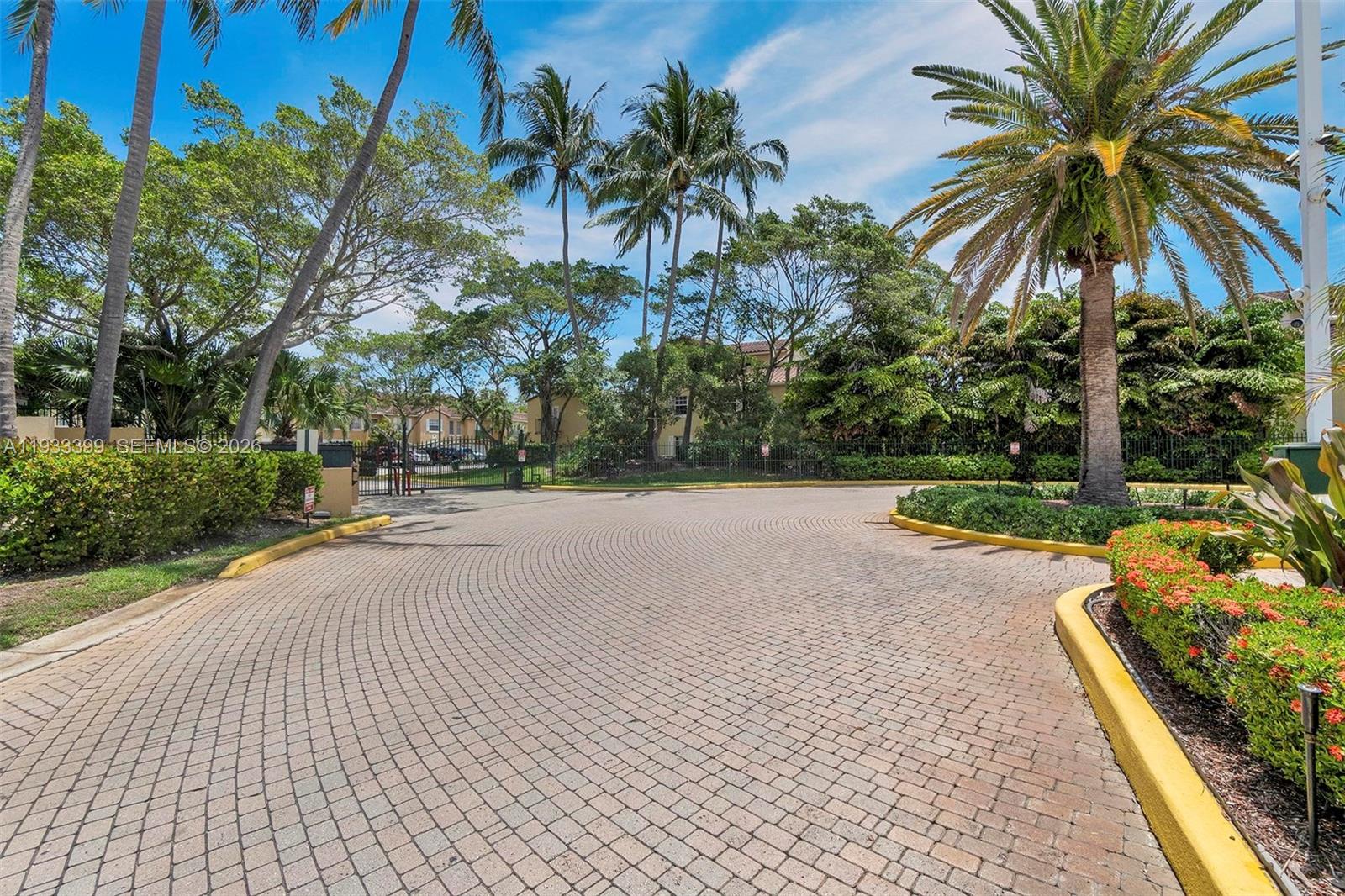 BAY REACH CONDO - Residential