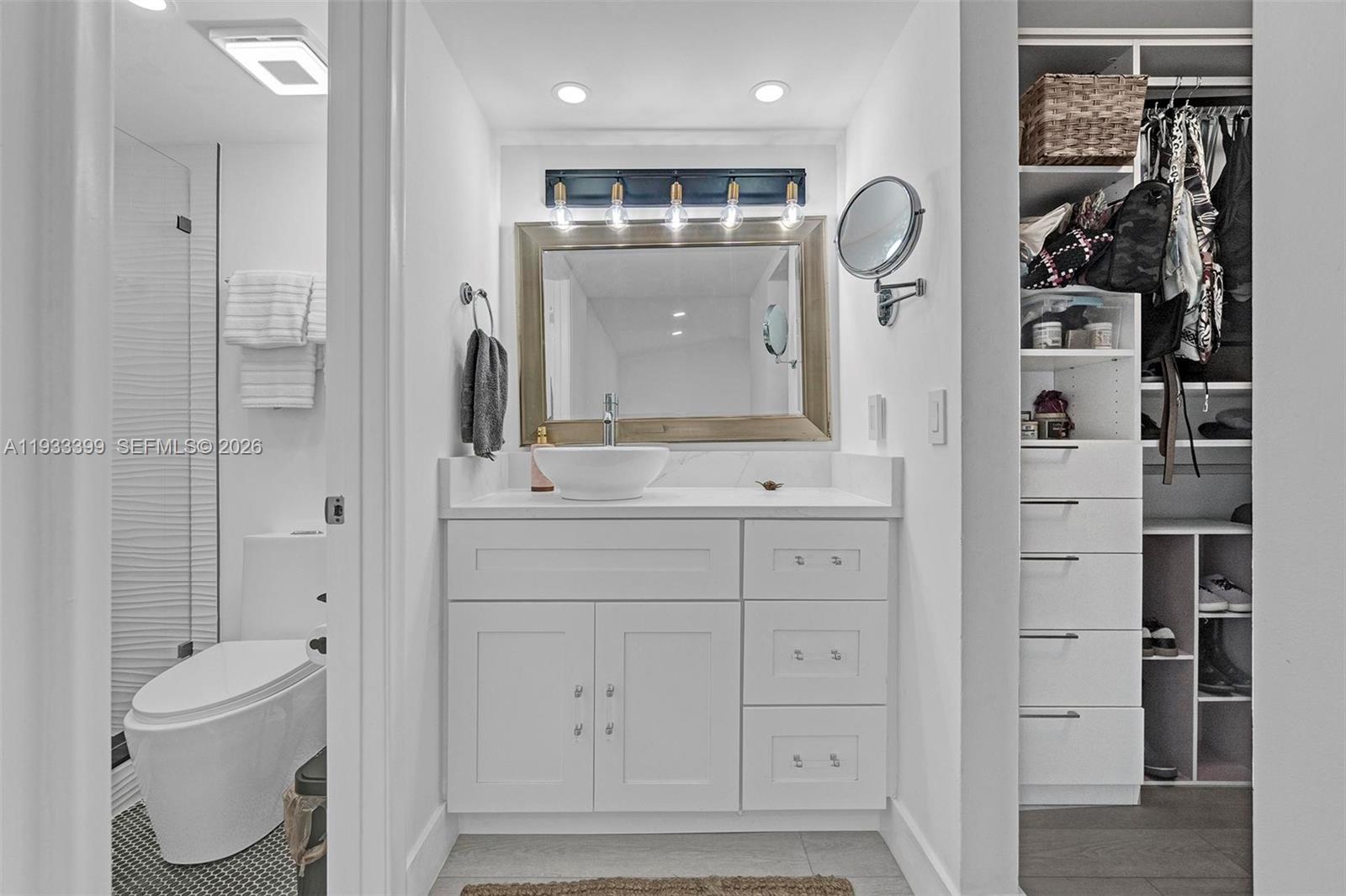 BAY REACH CONDO - Residential