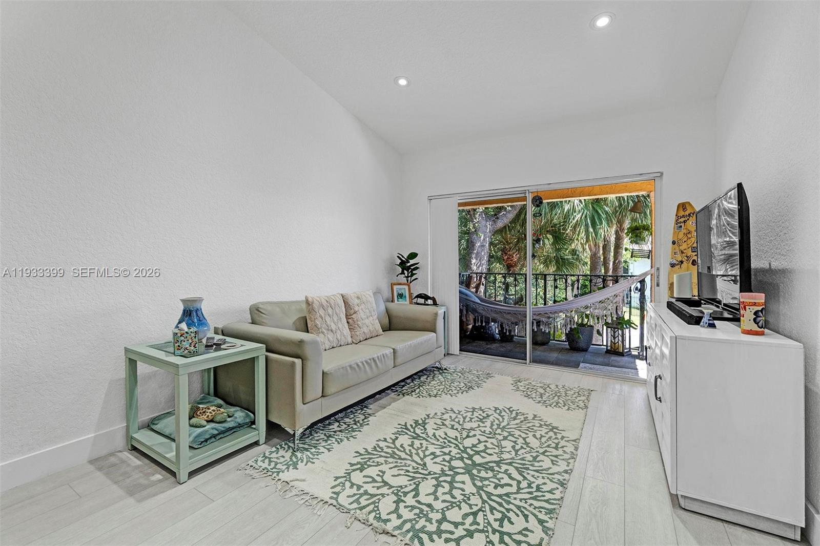 BAY REACH CONDO - Residential