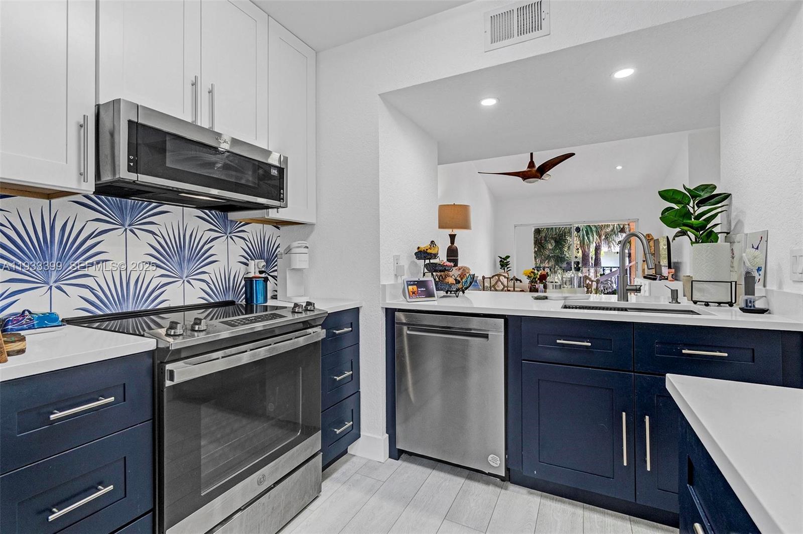 BAY REACH CONDO - Residential