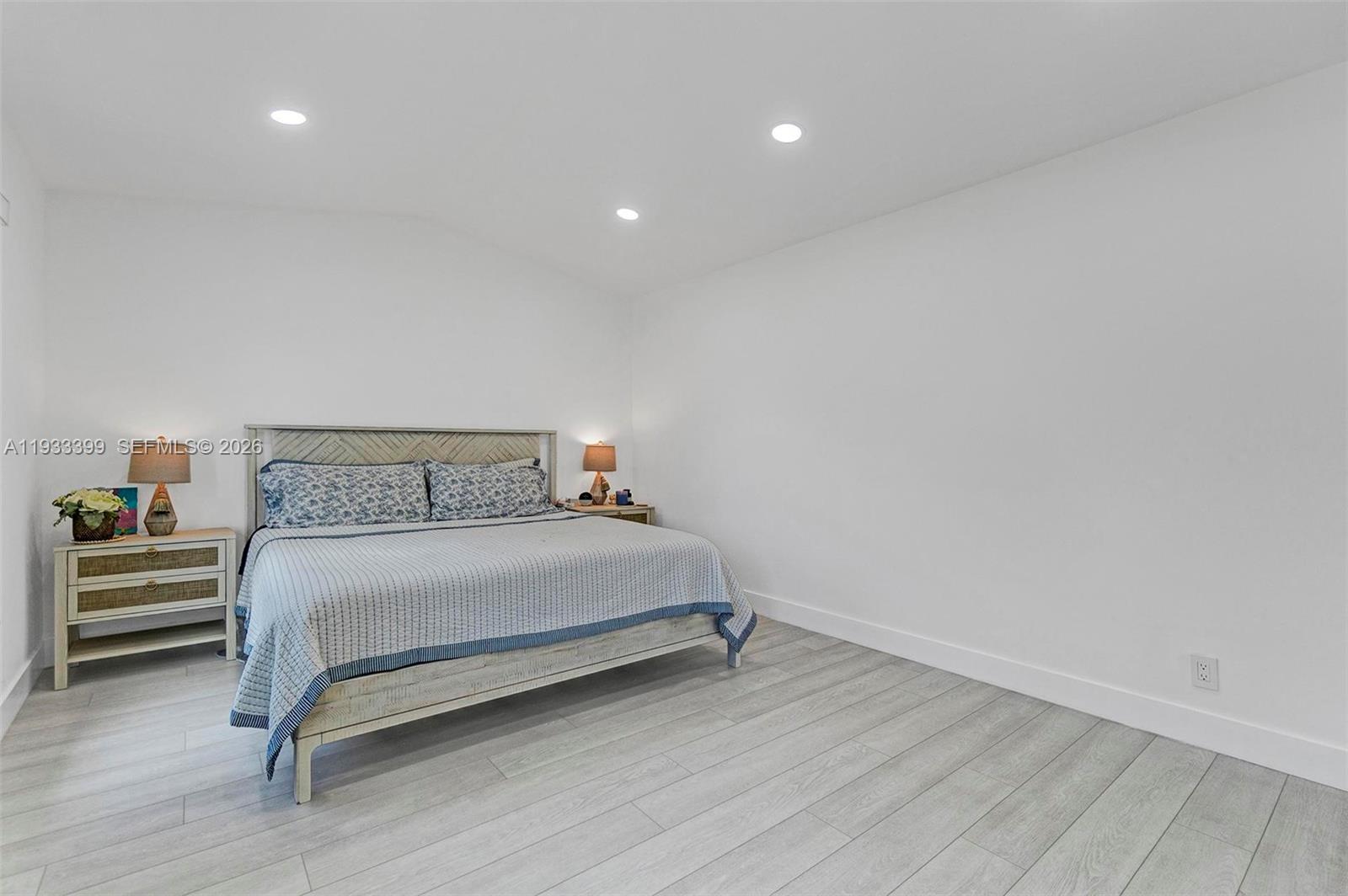 BAY REACH CONDO - Residential