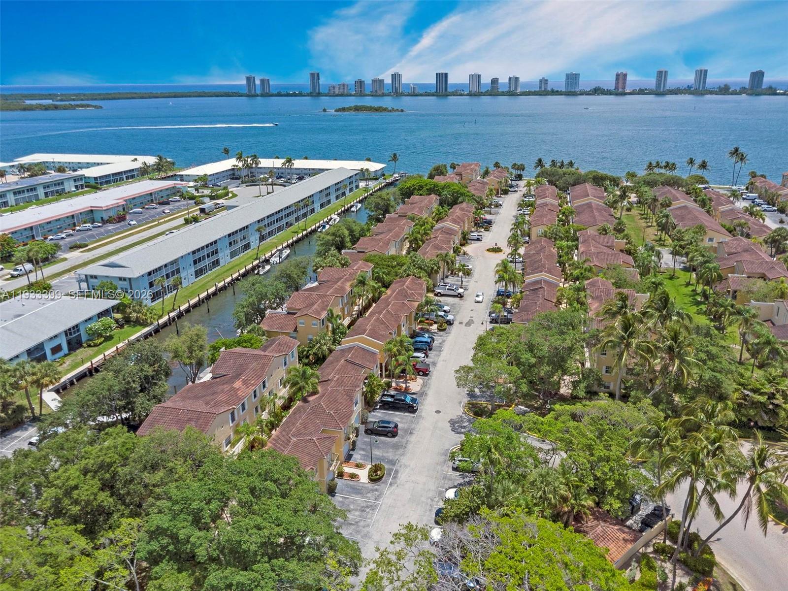 BAY REACH CONDO - Residential