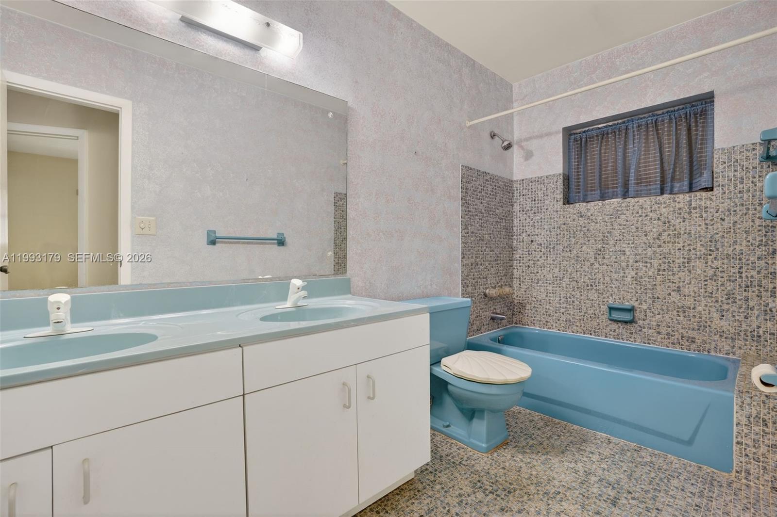 OAKLAND ACRES - Residential