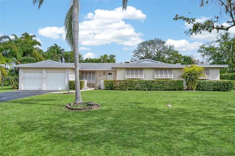 Photo of 10753 SW 118th St, Miami, FL 33176 (MLS # A11993179)
