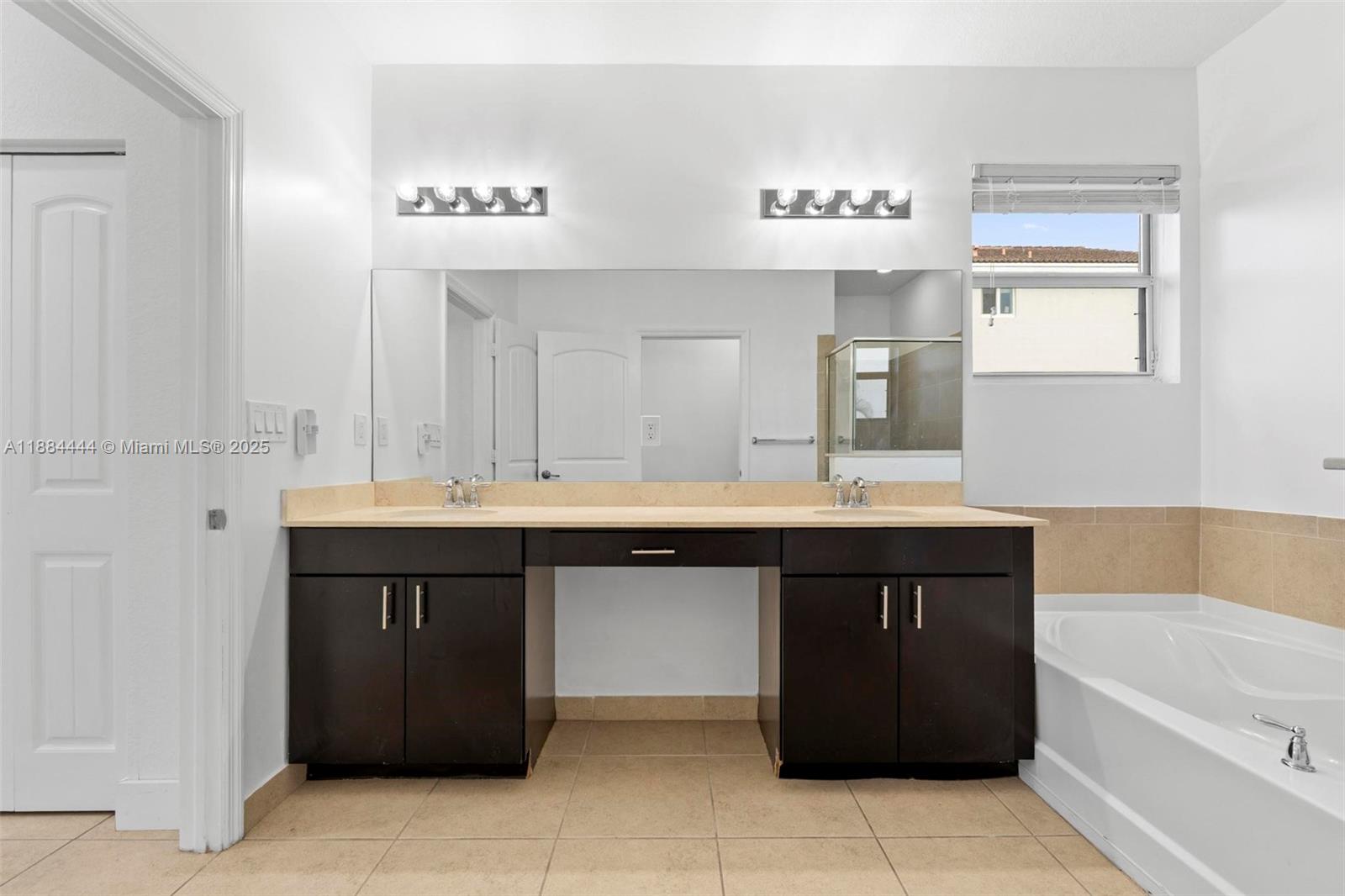 ESTATE MANSIONS 1ST ADDN - Residential