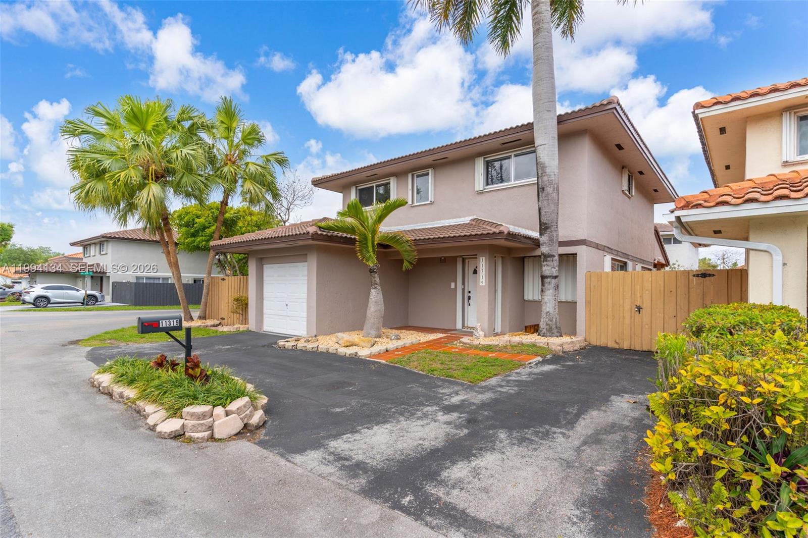 SUNSET MANSIONS - Residential