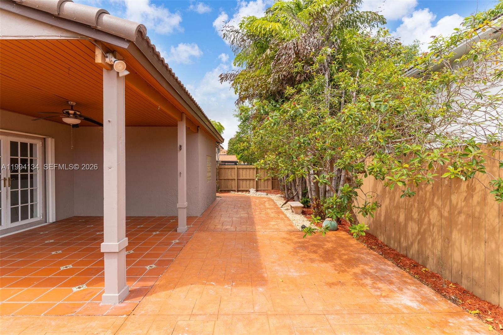 SUNSET MANSIONS - Residential