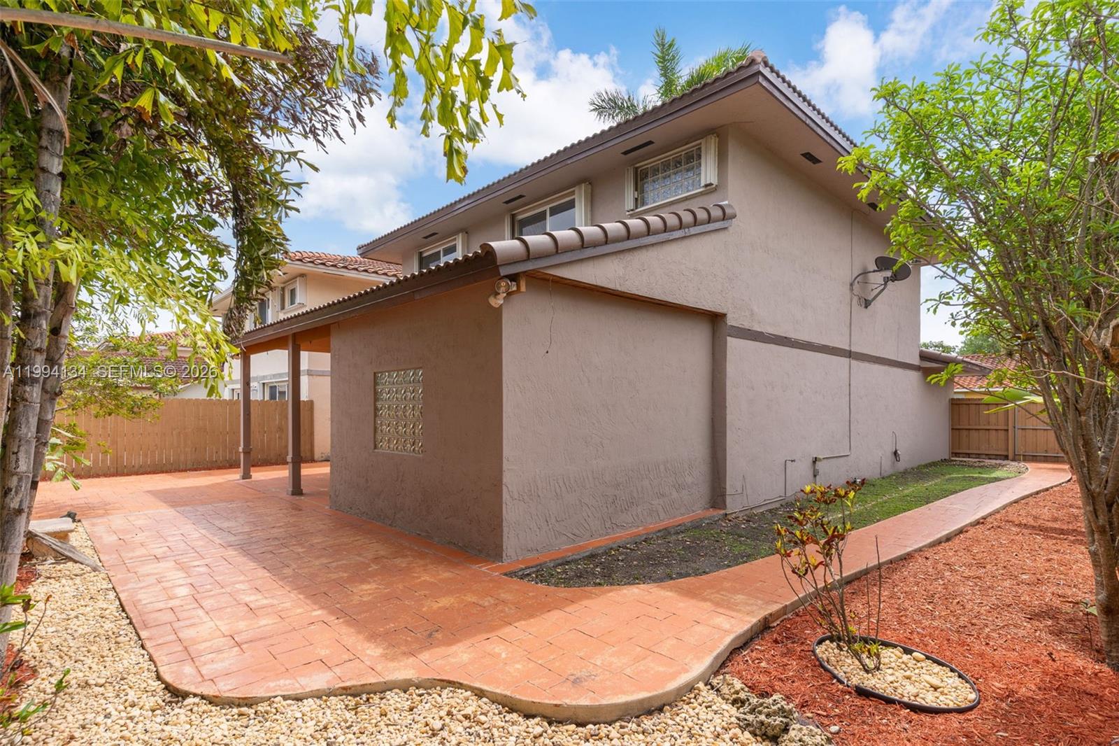 SUNSET MANSIONS - Residential