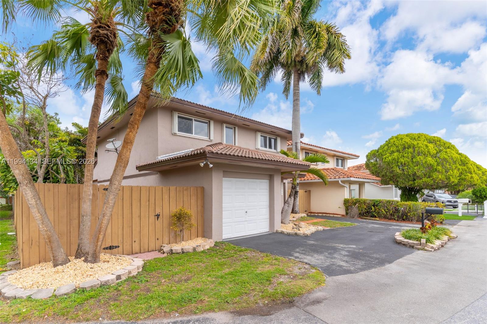 SUNSET MANSIONS - Residential