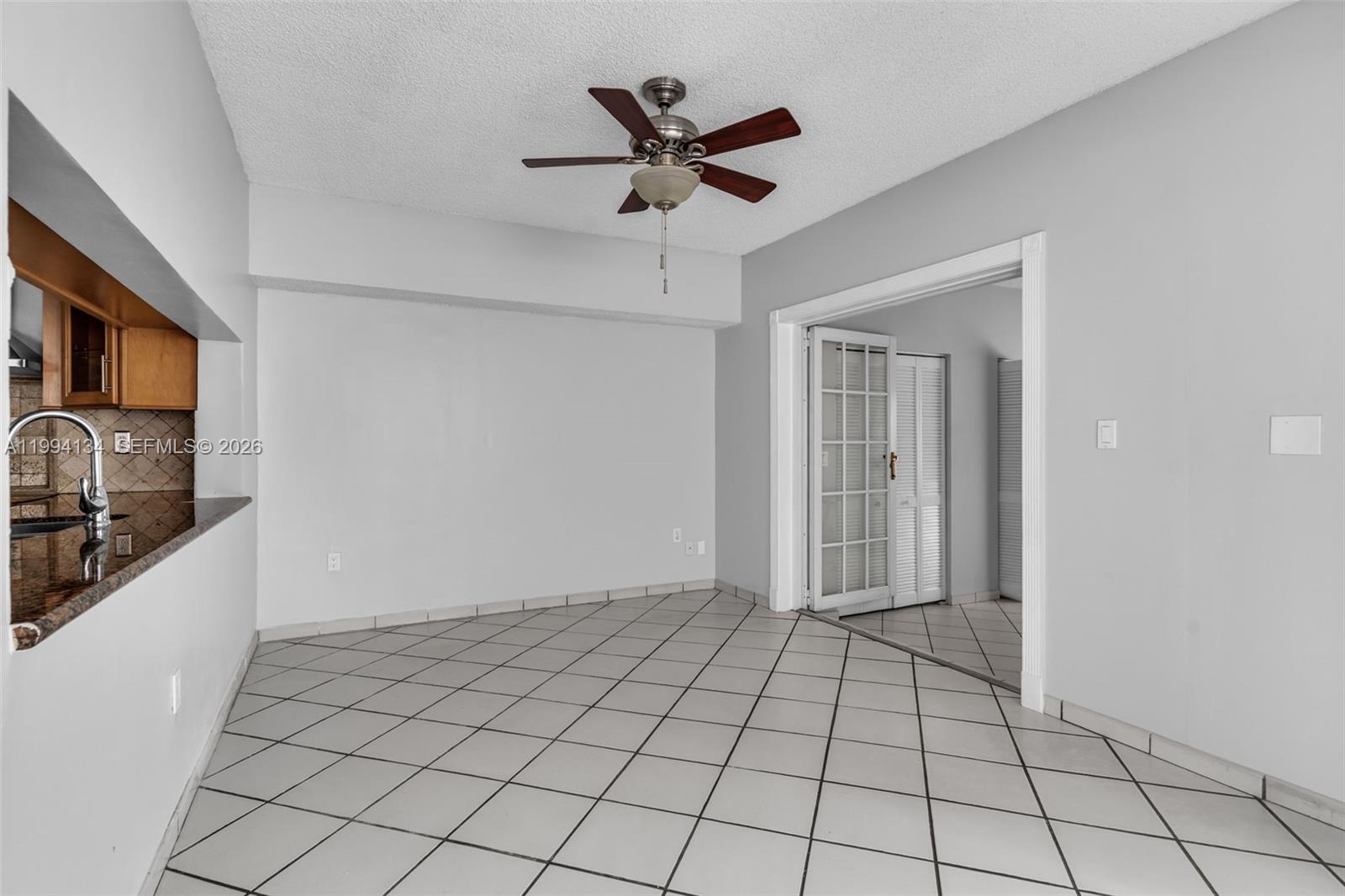 SUNSET MANSIONS - Residential