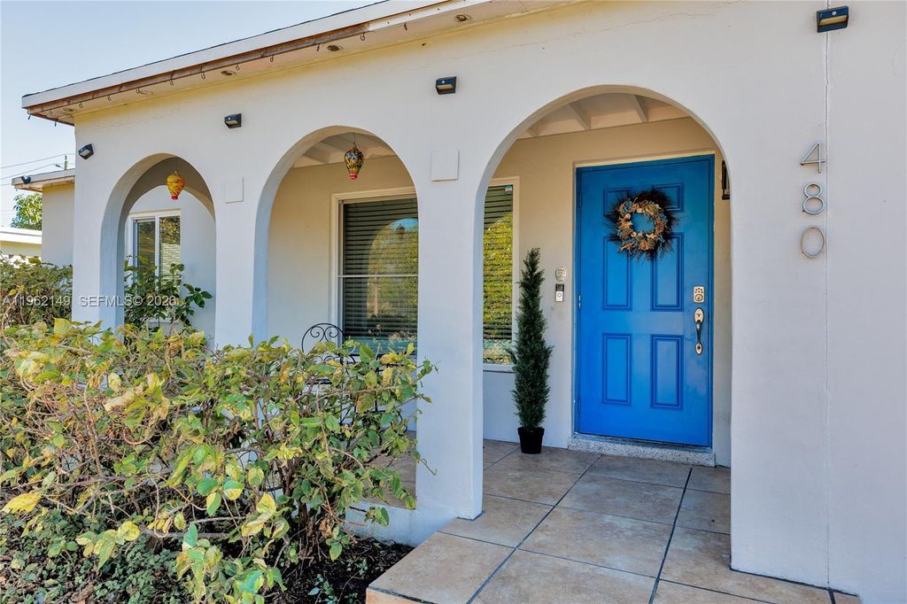 Photo of 480 NE 51st St, Oakland Park, FL 33334 (MLS # A11962149)