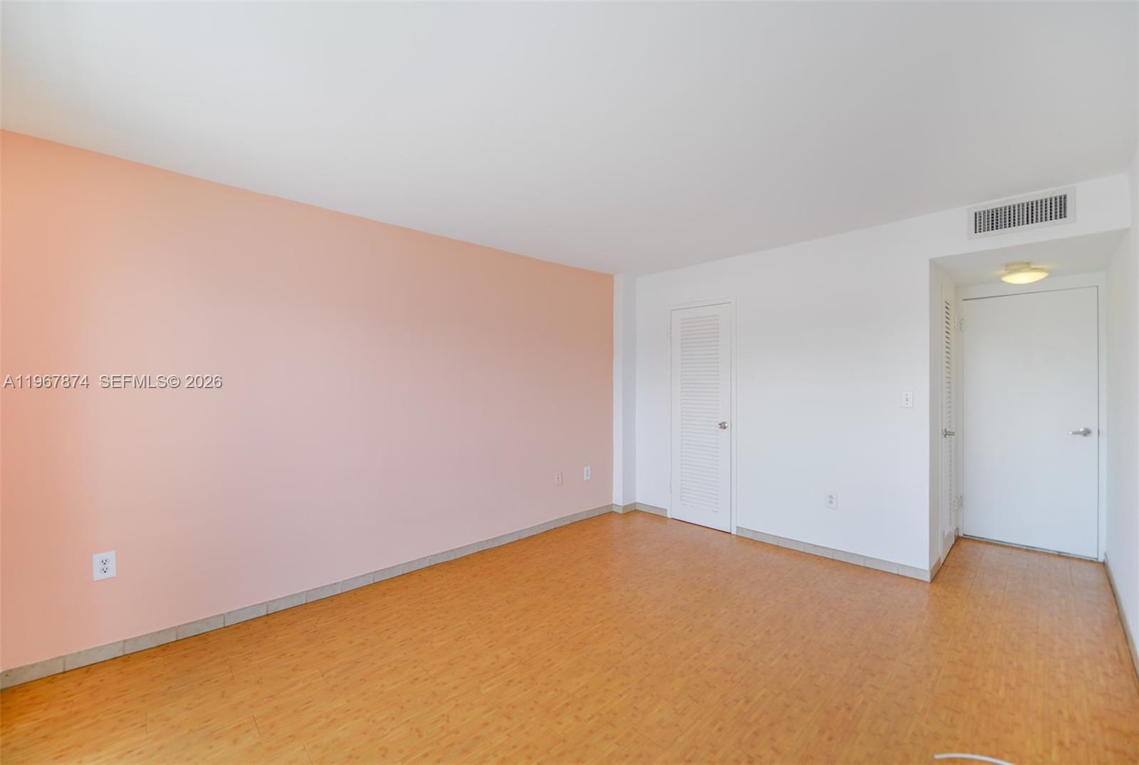 8000 CONDO - Residential