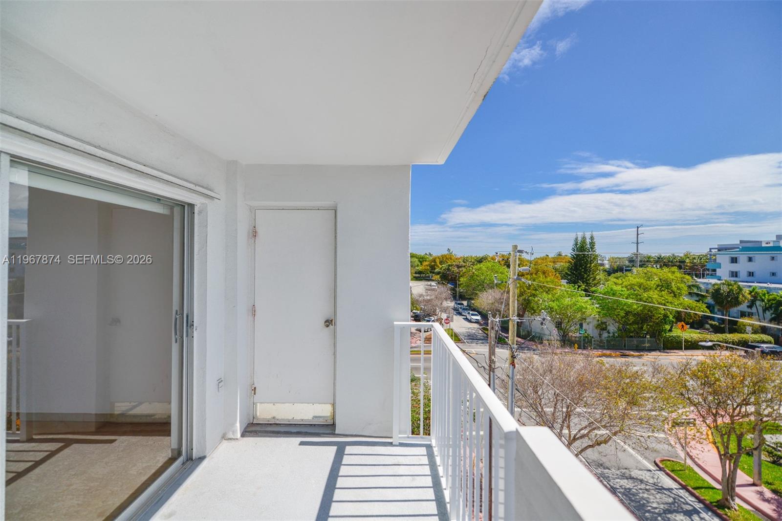 8000 CONDO - Residential