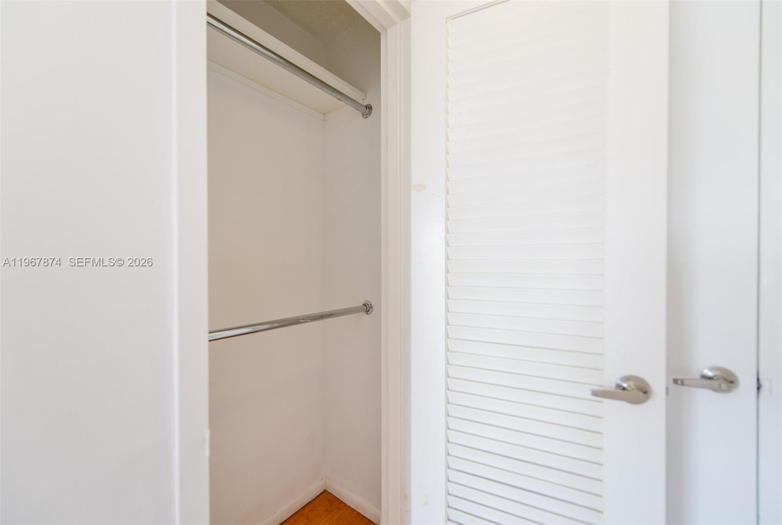 8000 CONDO - Residential