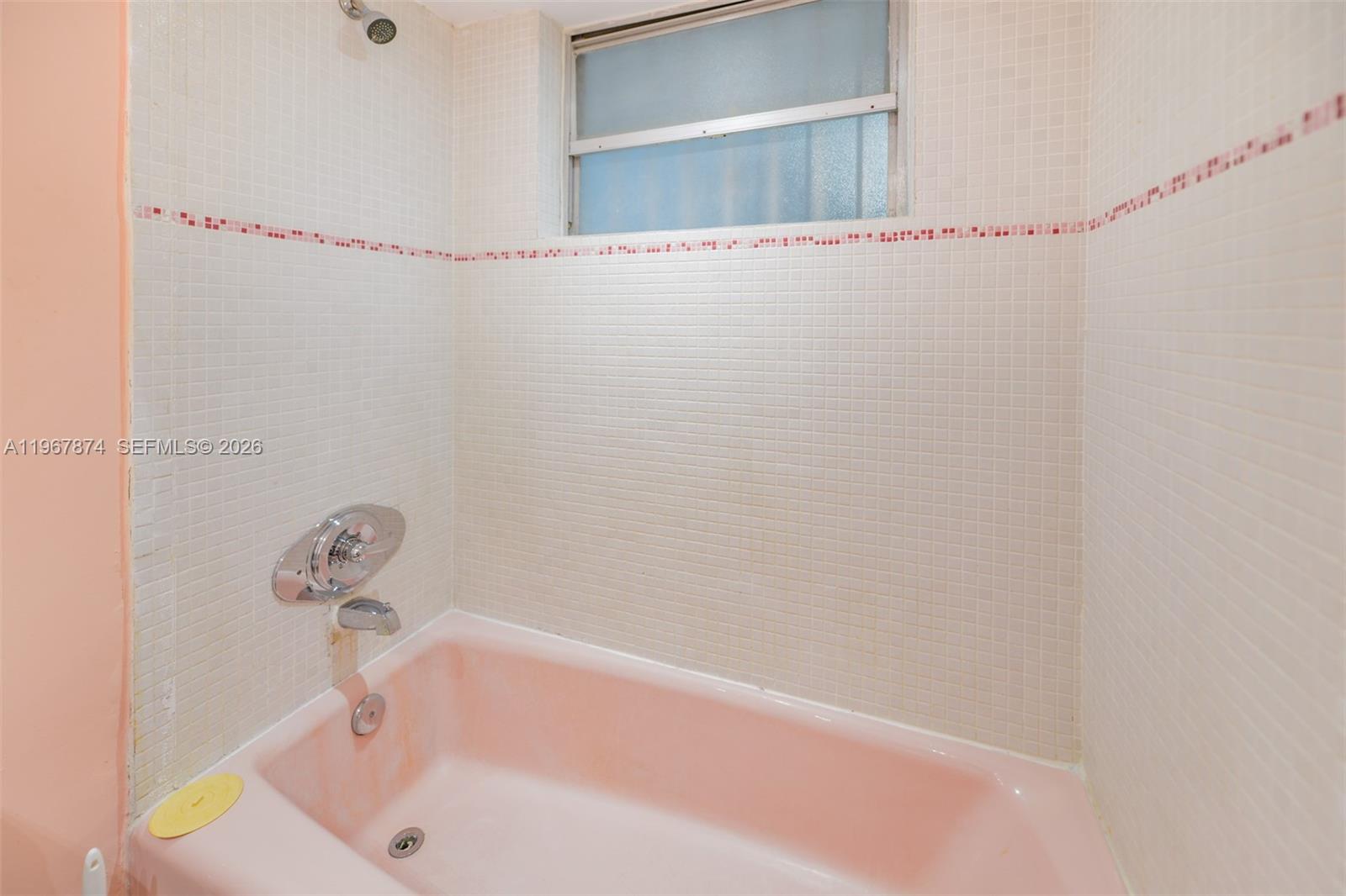 8000 CONDO - Residential