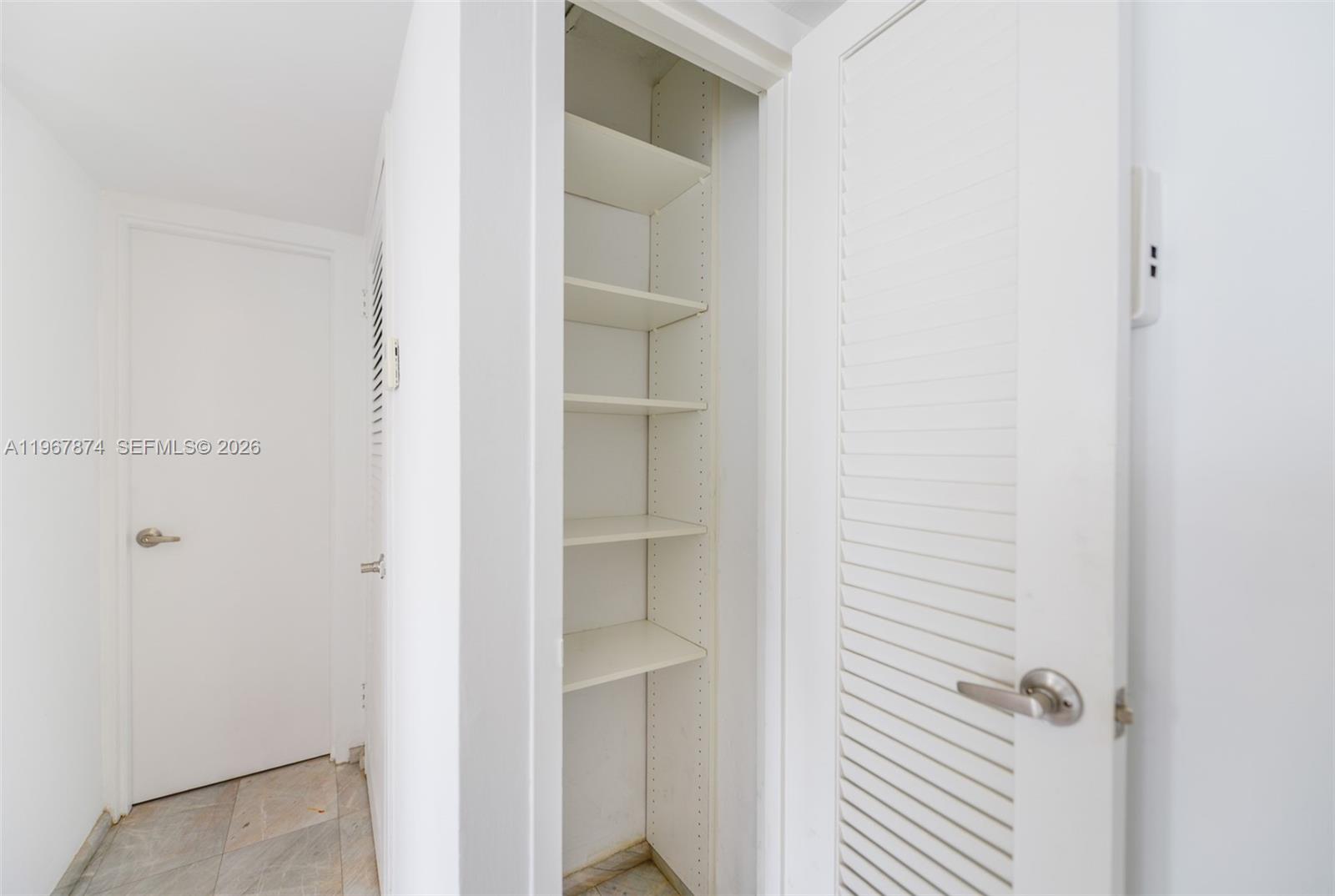 8000 CONDO - Residential