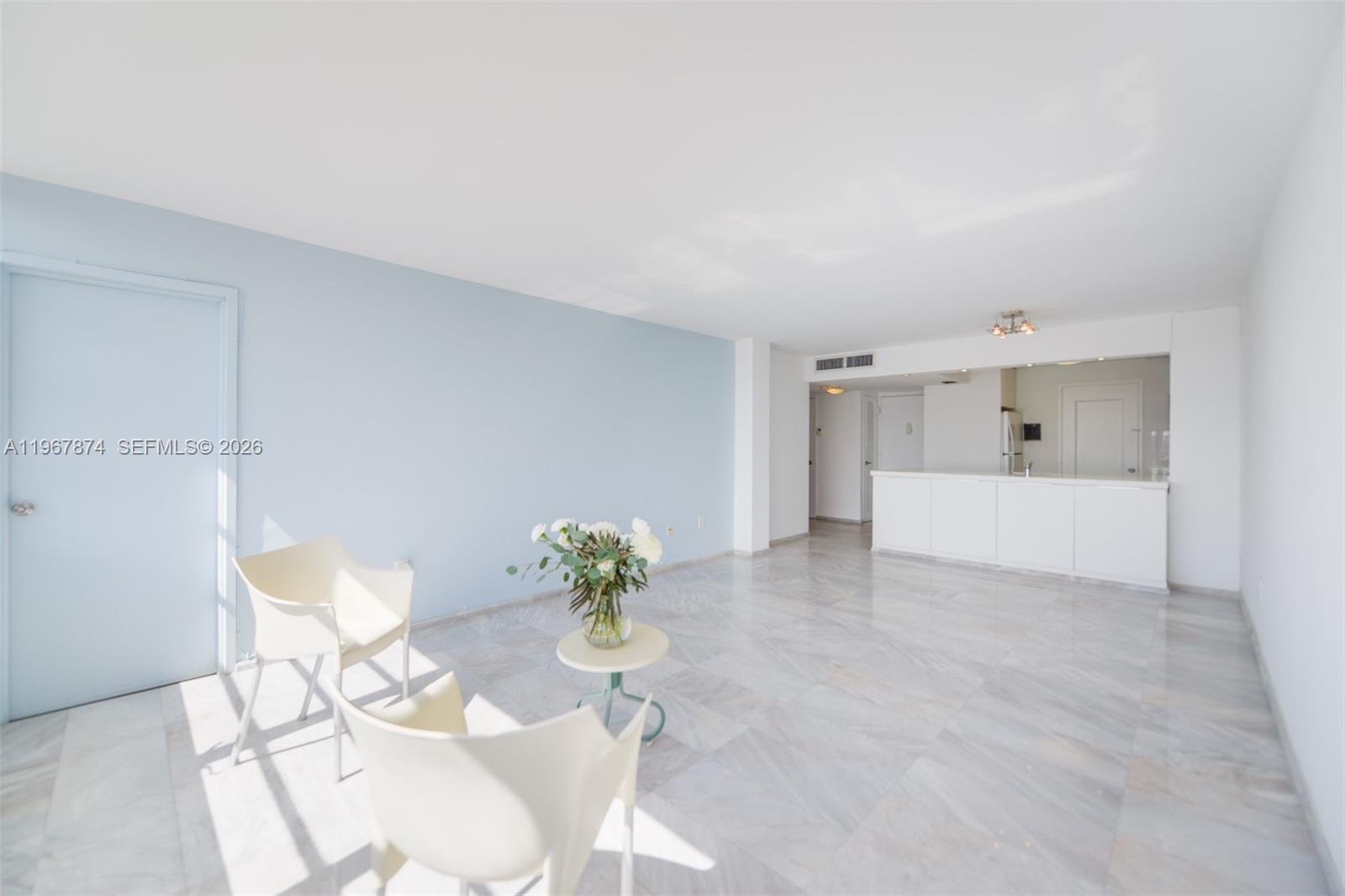 8000 CONDO - Residential