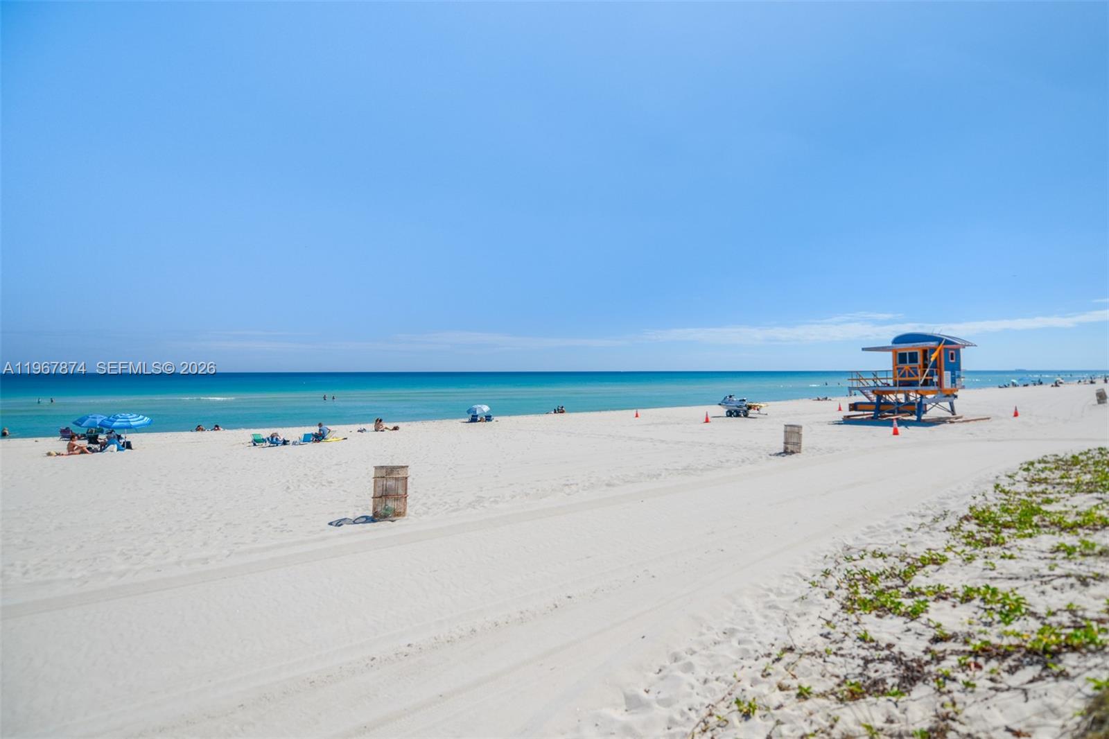 8000 CONDO - Residential