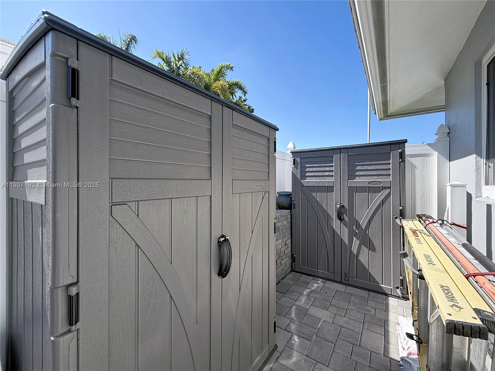 CORAL WOODS - Residential