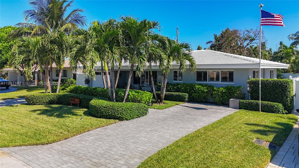 Photo of 3654 NE 19th Ave, Oakland Park, FL 33308 (MLS # A11907192)