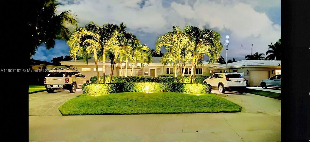 Photo of 3654 NE 19th Ave, Oakland Park, FL 33308 (MLS # A11907192)