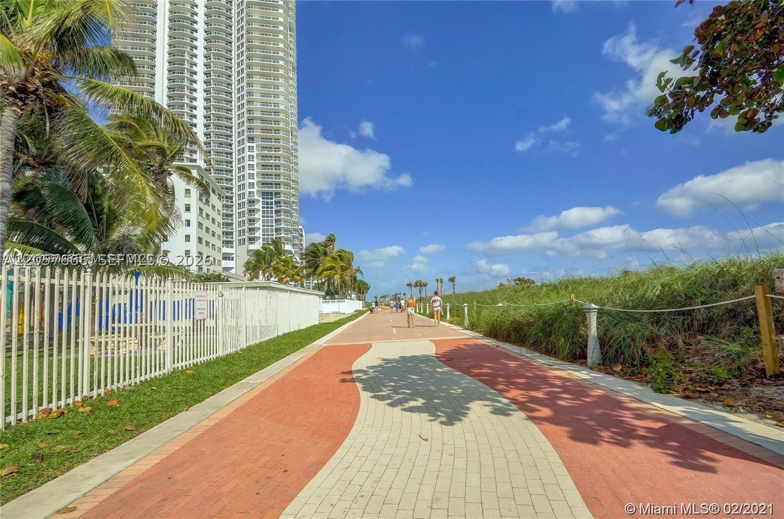 6301 Collins Ave 1504