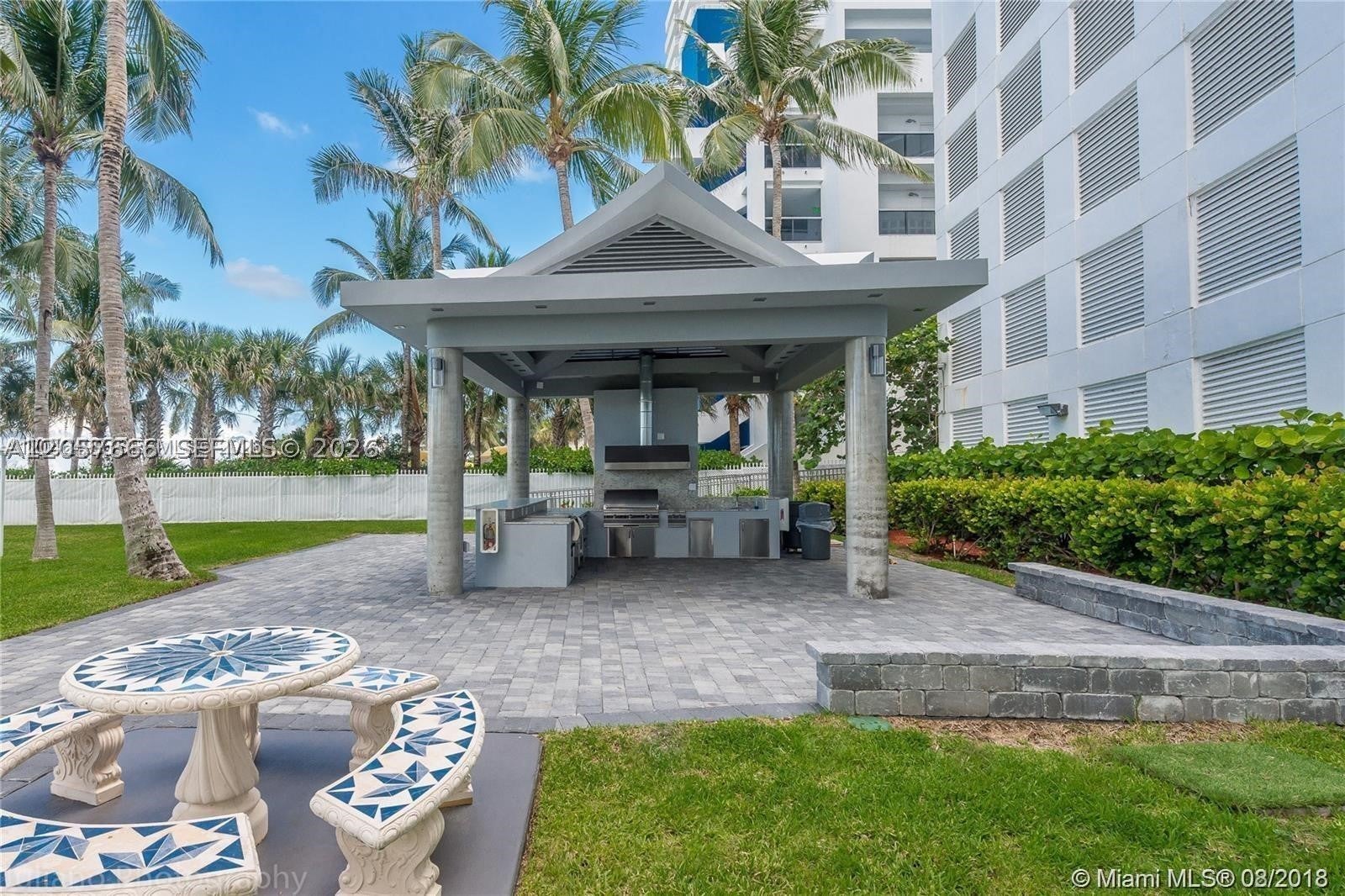 6301 Collins Ave 1504