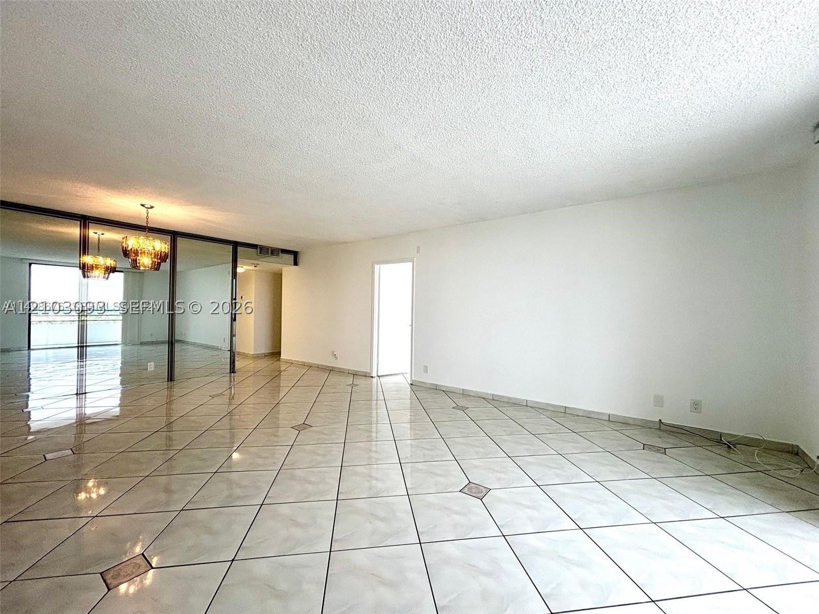 2500 Parkview Dr 1208