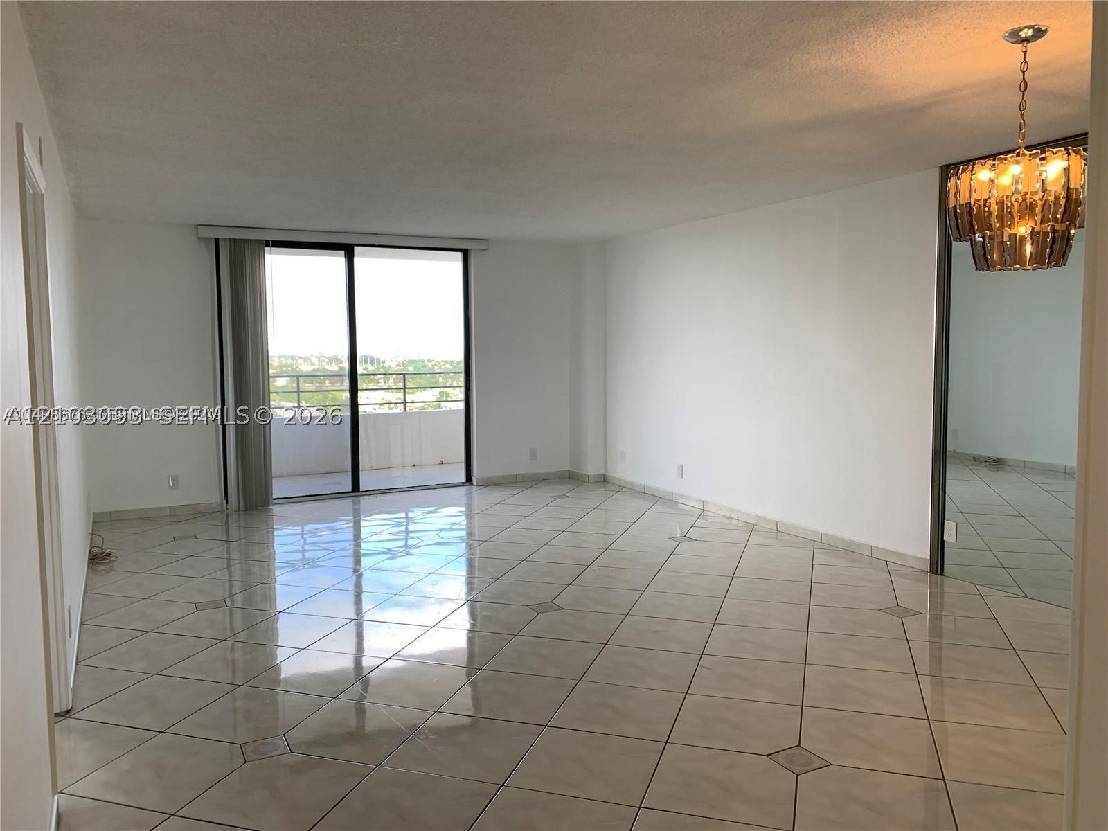 2500 Parkview Dr 1208