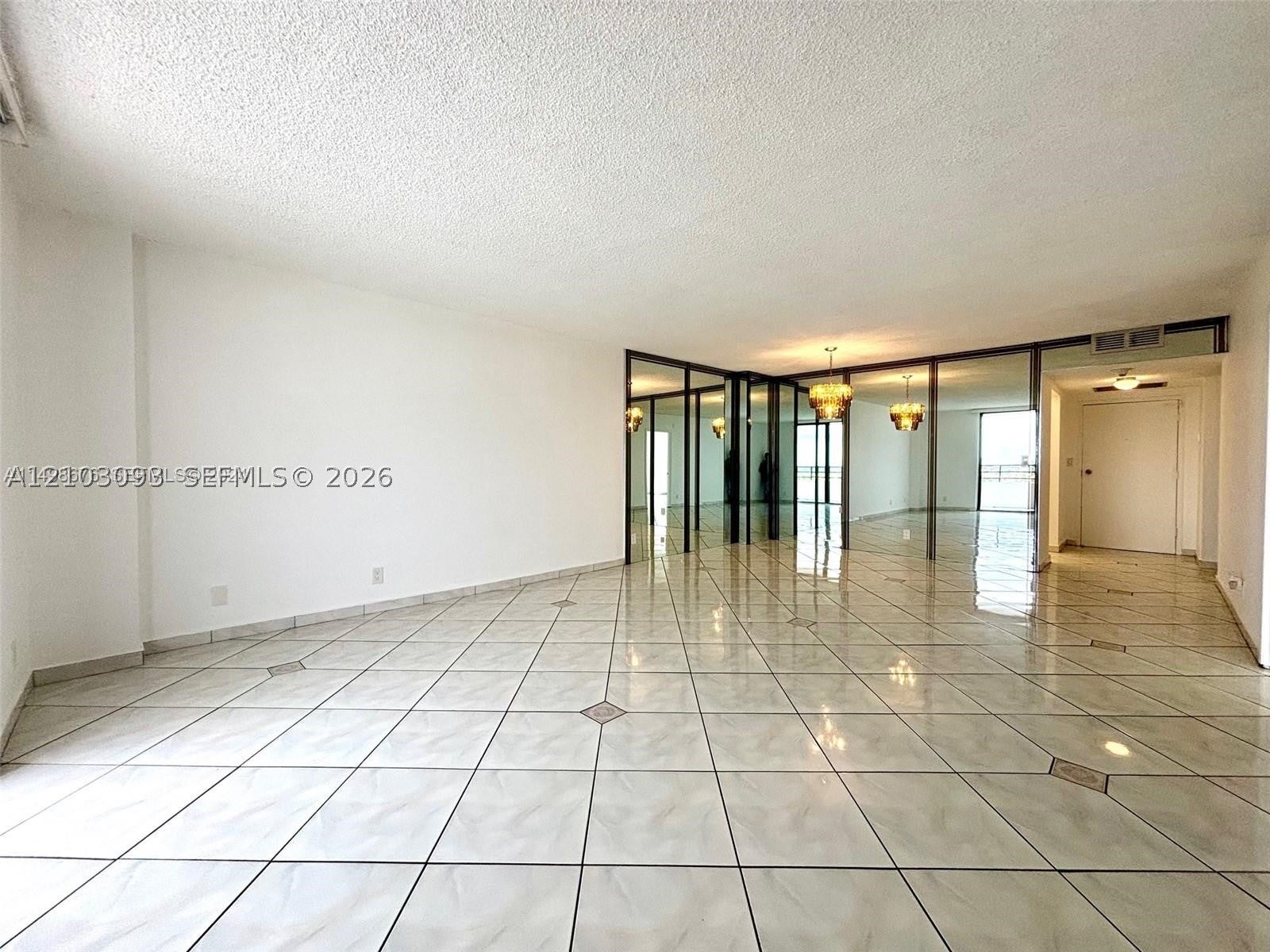 2500 Parkview Dr 1208