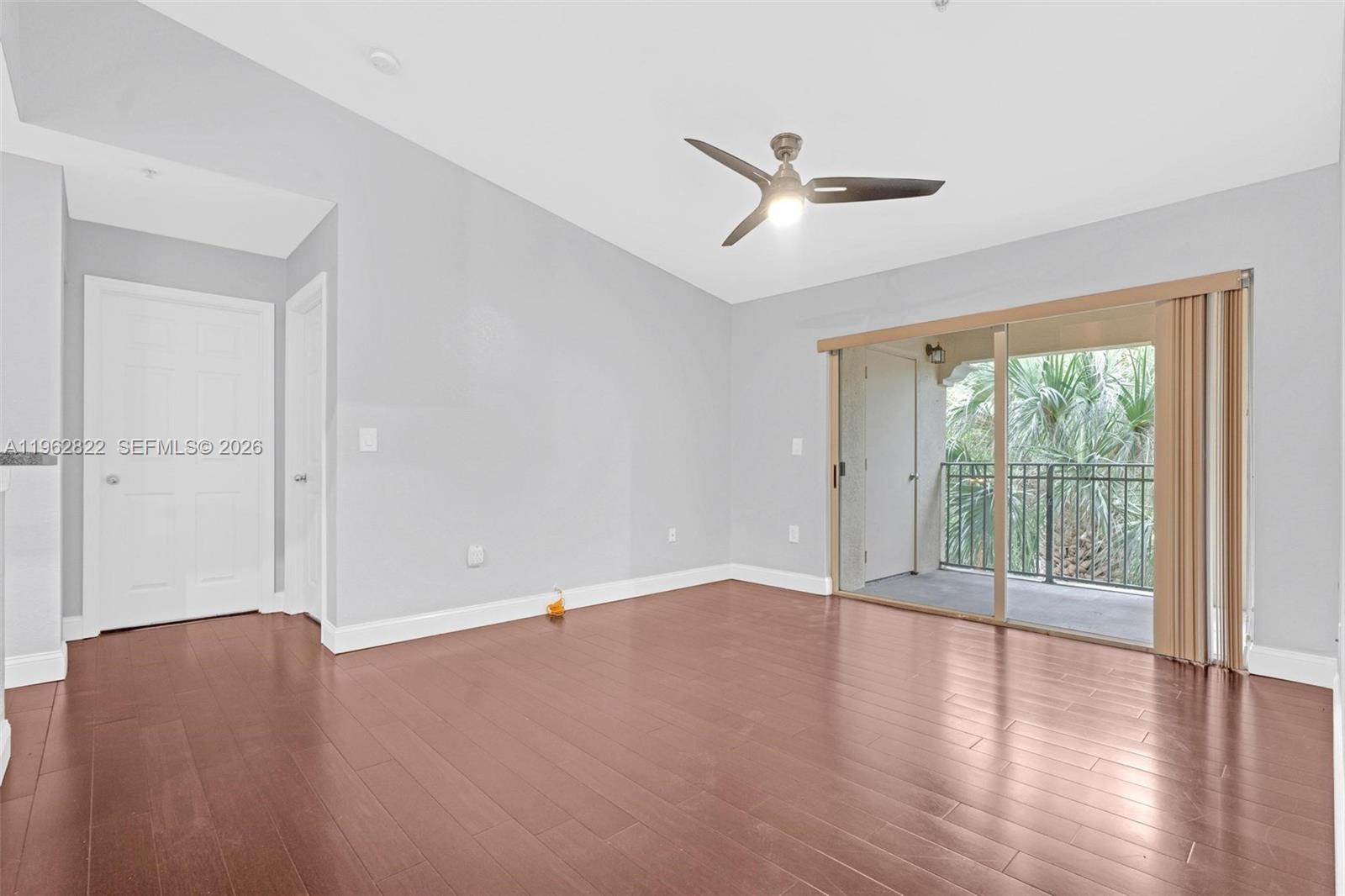 2586 Centergate Dr 303