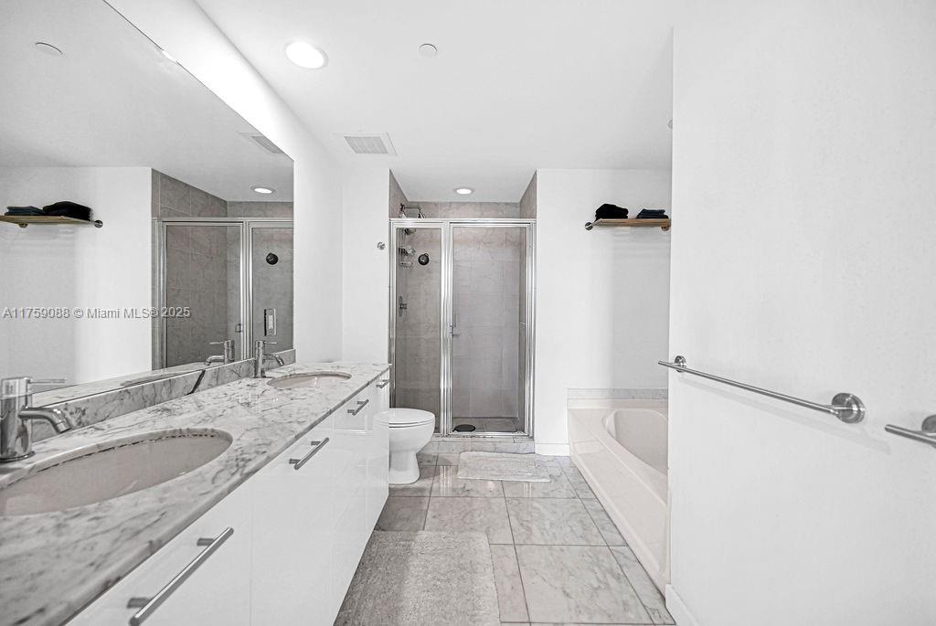 THE PLAZA 851 BRICKELL CO - Residential